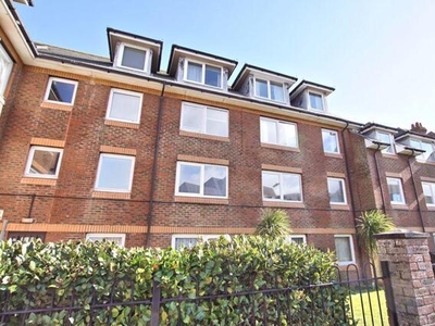 1 Bedroom Retirement Property For Sale In High Street, Lee-on-the-solent