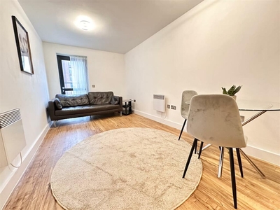 2 bedroom apartment for rent in Fresh, Chapel Street, M3