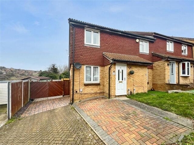 2 Bedroom End Of Terrace House For Sale In Chatham, Kent