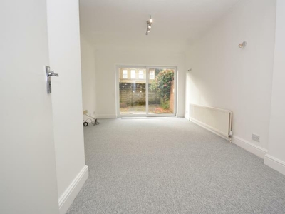 2 bedroom flat for rent in Bournemouth, BH1