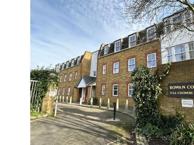 2 Bedroom Flat For Sale In Raynes Park, London