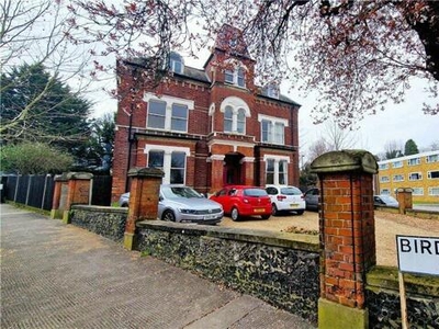 2 Bedroom Flat For Sale In South Croydon, .