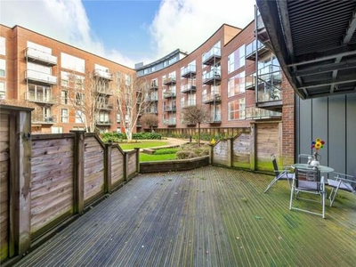 2 Bedroom Flat For Sale In Walton-on-thames