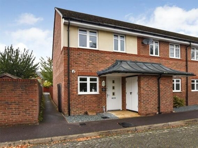 2 Bedroom House Farnborough Hampshire