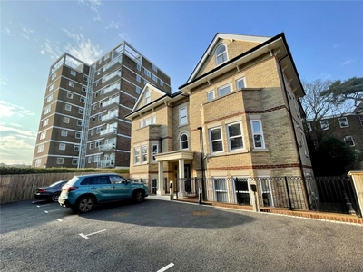2 bedroom penthouse for rent in Gervis Road, Bournemouth, BH1