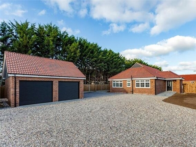3 Bedroom Bungalow For Sale In Chelmsford, Essex