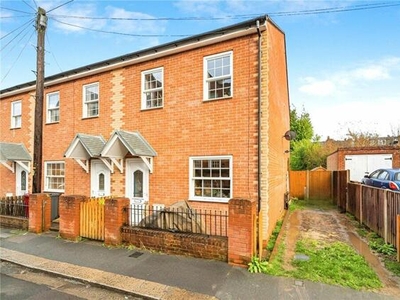 3 Bedroom End Of Terrace House For Sale In Reading
