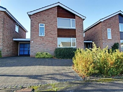 3 Bedroom Link Detached House For Rent In Walton, Chesterfield