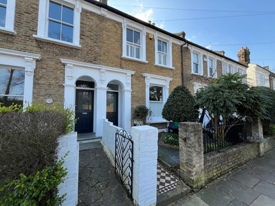 3 bedroom property for sale in Adelaide Road, Teddington, TW11