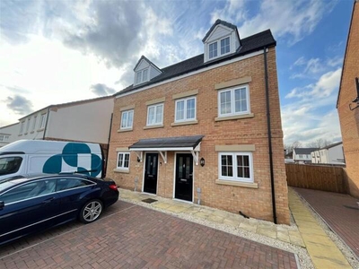 3 Bedroom Semi-detached House For Rent In Bennetthorpe