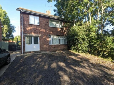 3 Bedroom Semi-detached House For Rent In London Road, Sleaford