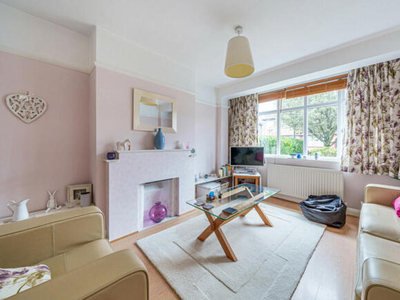3 Bedroom Semi-detached House For Sale In Wallington, Surrey