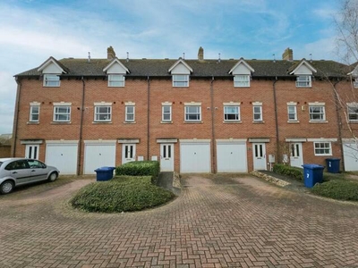 3 Bedroom Town House For Sale In Great Cambourne, Cambridge