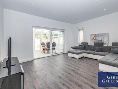 4 Bedroom Detached House For Rent In Pinner