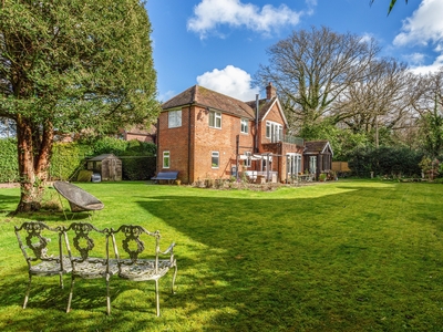 4 bedroom property for sale in Passfield Common, LIPHOOK, GU30