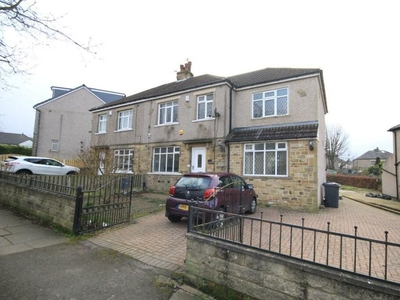 4 bedroom semi-detached house for rent in Acre Avenue, BD2