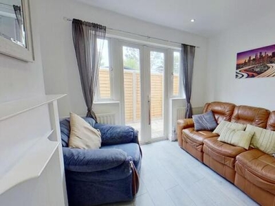 4 Bedroom Semi-detached House For Rent In Guildford