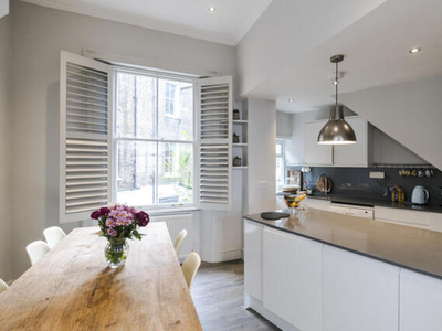 4 Bedroom Terraced House For Rent In Pimlico