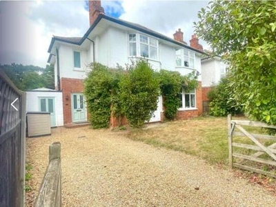5 Bedroom Detached House For Rent In Camberley