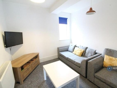 5 Bedroom Semi-detached House For Rent In Beeston, Nottingham