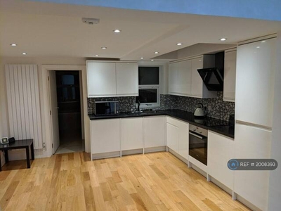 5 Bedroom Terraced House For Rent In London