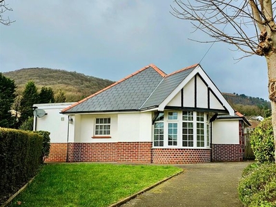 Bungalow to rent in The Highlands, Neath Abbey, Neath SA10