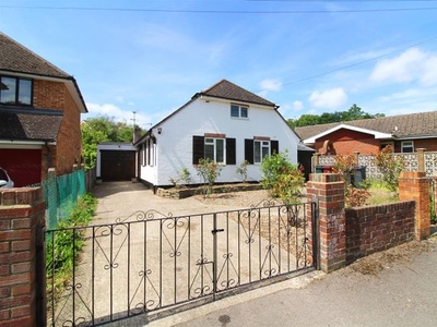 Detached bungalow to rent in Berrylands Road, Caversham, Reading RG4