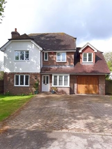 Detached house to rent in Greenview Avenue, Leigh, Tonbridge, Kent TN11