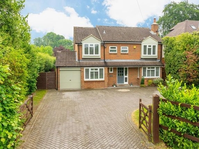 Detached house to rent in Nightingale Avenue, West Horsley, Leatherhead KT24