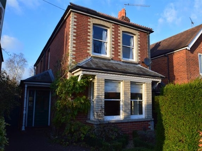 Detached house to rent in Uplands Road, Caversham Heights, Reading RG4