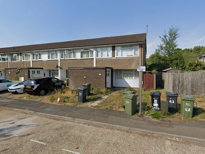 End terrace house to rent in Guildford Park Avenue, Guildford GU2