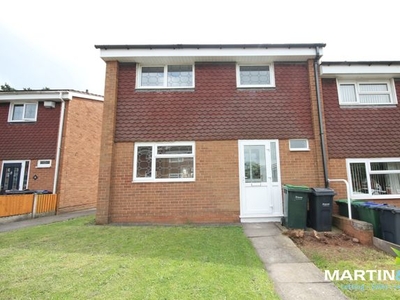 End terrace house to rent in Warwick Close, Oldbury B68