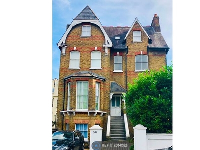 Flat to rent in Audley House, Richmond TW10