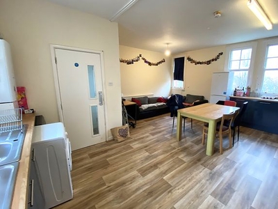 Flat to rent in Aylward Street, Portsmouth PO1