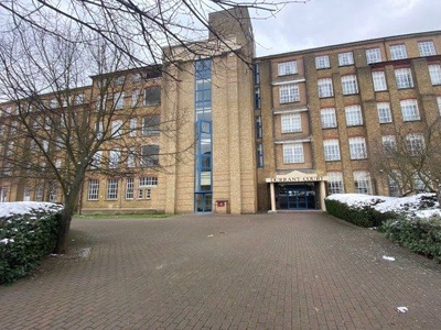 Flat to rent in Brook Street, Chelmsford CM1