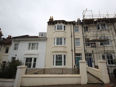 Flat to rent in Buckingham Place, Brighton BN1