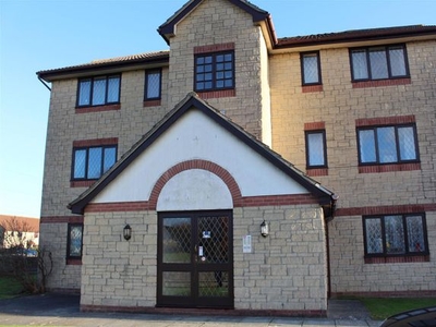 Flat to rent in Campion Close, Weston-Super-Mare, North Somerset BS22