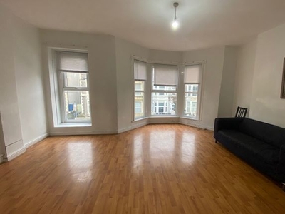 Flat to rent in Claude Road, Roath, Cardiff CF24