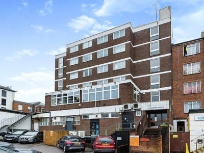 Flat to rent in Eastgate House, Guildford GU1