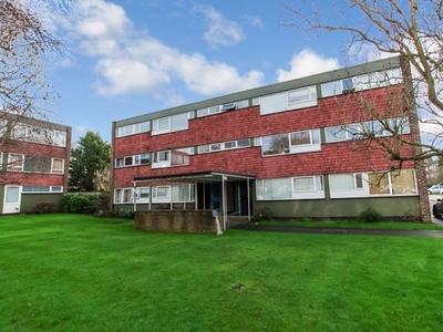 Flat to rent in Eaton Court, Boxgrove Avenue, Guildford, Surrey GU1