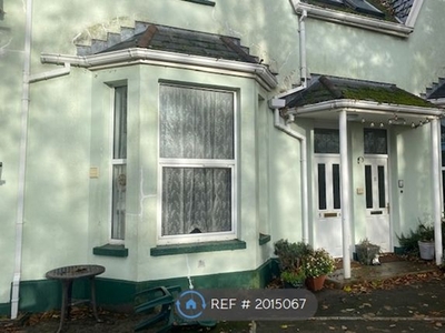 Flat to rent in Garth-Mor Court, Neath SA11