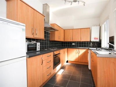 Flat to rent in Goldspink Lane, Sandyford, Newcastle Upon Tyne NE2