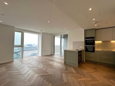 Flat to rent in Kings Tower, Chelsea Creek SW6