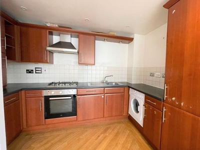 Flat to rent in Malt House Place, Romford RM1