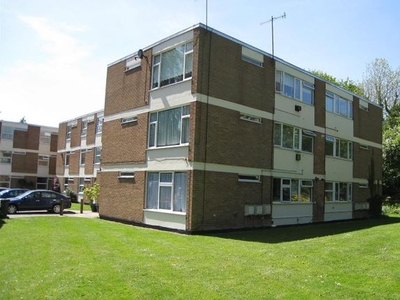 Flat to rent in Millfield Court, Henley In Arden B95