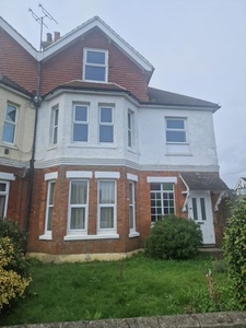 Flat to rent in Mitten Road, Bexhill-On-Sea TN40