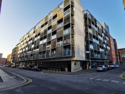 Flat to rent in Moho Building, 42 Ellesmere Street M15