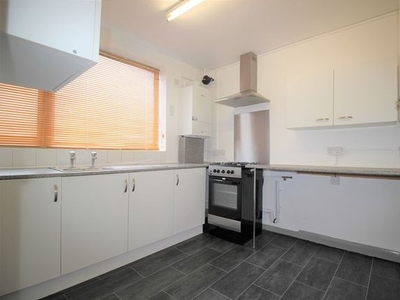 Flat to rent in Monksway, Wilford, Nottingham NG11