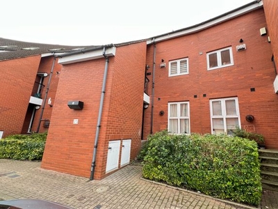 Flat to rent in Netteswell Orchard, Harlow CM20