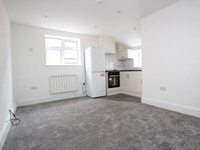 Flat to rent in Radcliffe Road, West Bridgford, Nottingham NG2